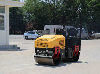 小型壓路機(jī)廠家分享振動壓路機(jī)有什么特點(diǎn) 