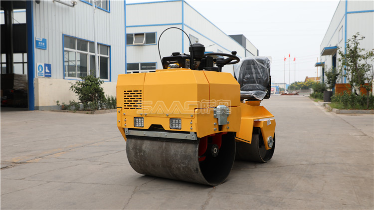為什么小型壓路機(jī)質(zhì)量輕，壓實效果卻能保證呢？